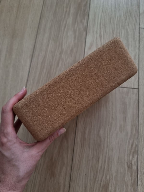 Блок для йоги из пробки 2