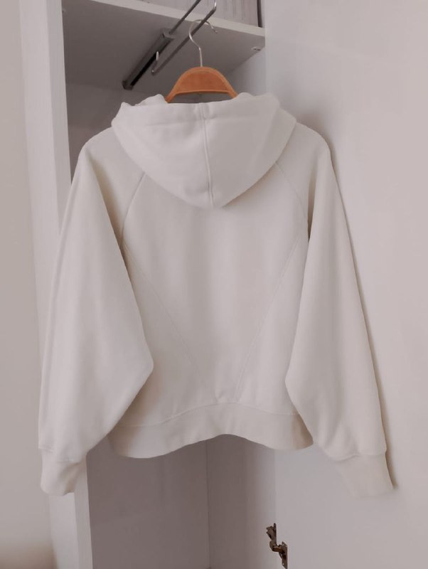 Олимпийка Joma Sport, толстовка H&M, спортивные брюки Old Navy, толстовка Zara, толстовка Adidas 7