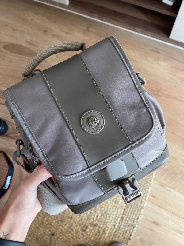 Фотоаппарат Canon EOS 1300D с объективами и аксессуарами 3