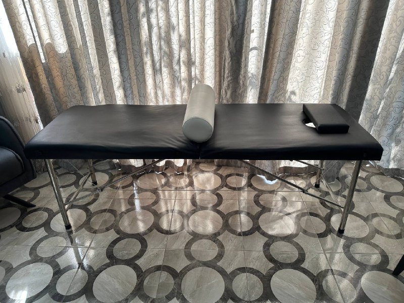 Кушетка для наращивания ресниц с валиком 2