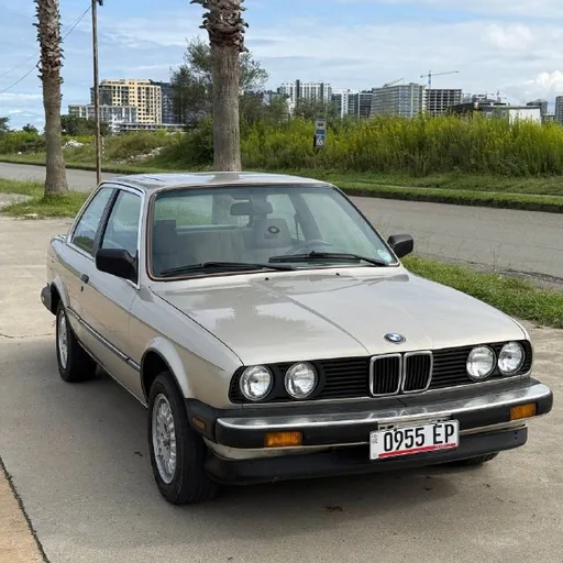 BMW 325e Coupe E30