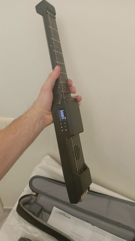 Мини электро гитара с чехлом, с колонкой и аккумулятором 2