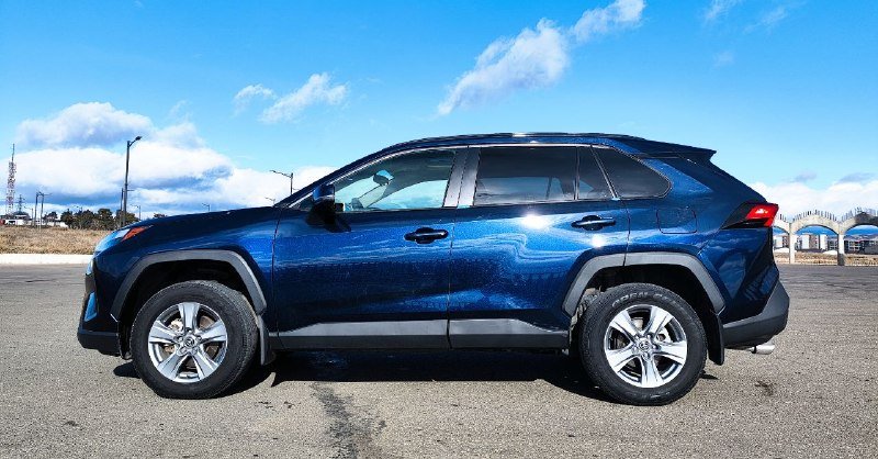 Toyota RAV4 XLE Hybrid 4