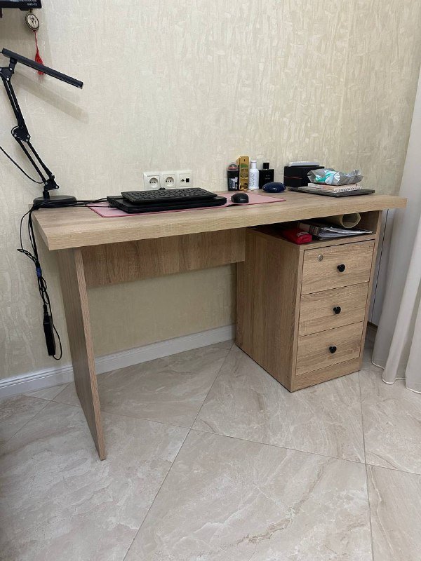 Стол с ящиками