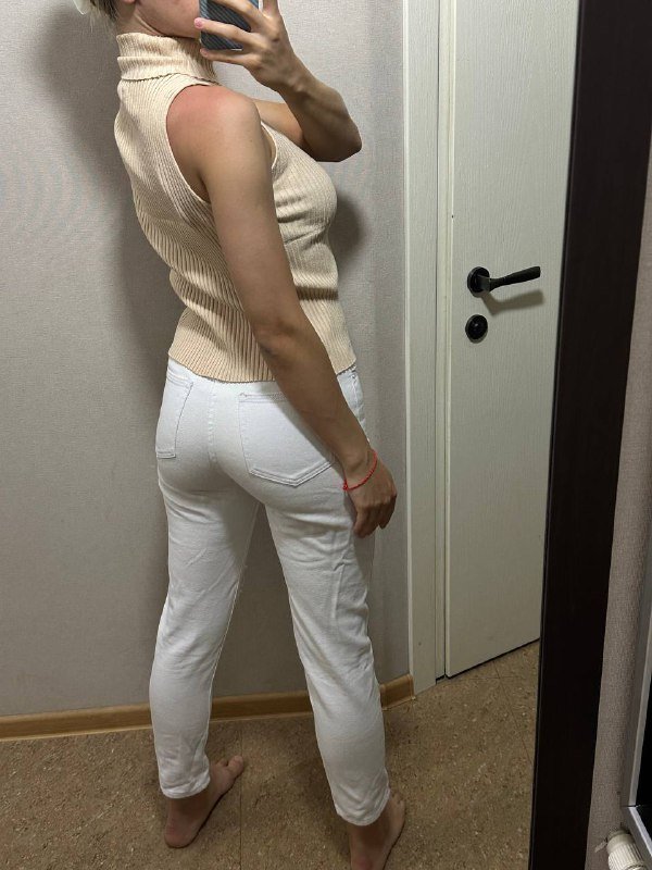 Женские белые рваные джинсы DENIM, Женская безрукавка водолазка SHEIN 2