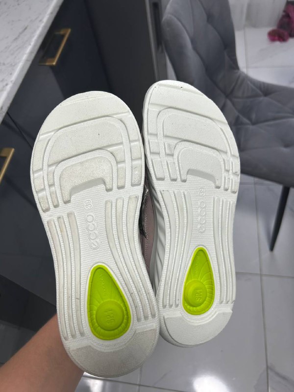 Ecco кроссовки новые размер 39 3