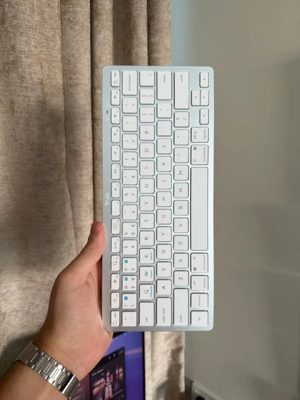 Trust Bluetooth keyboard 1