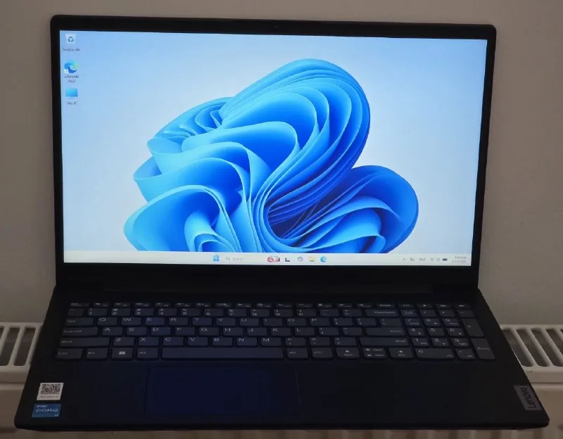 Lenovo V15 G3 IAP laptop 1