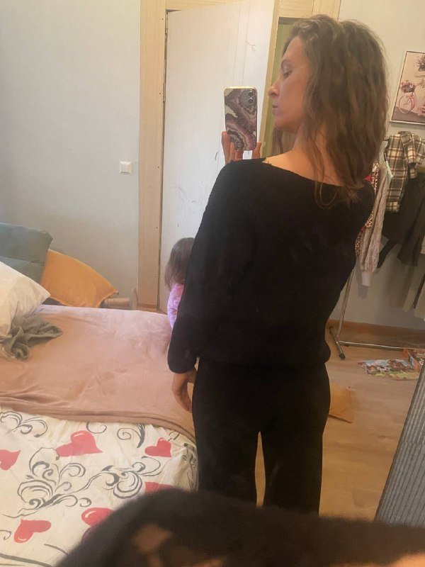 Чёрный свитер с кружевной оборкой 36-38 2