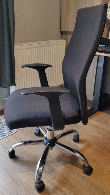 Офисное компьютерное кресло 2