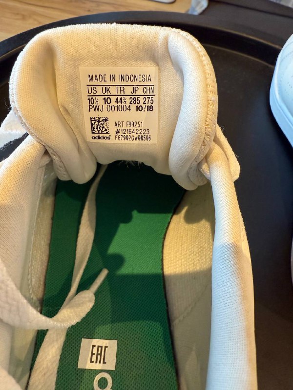 Кроссовки adidas размер 10, 10,5 UK 2