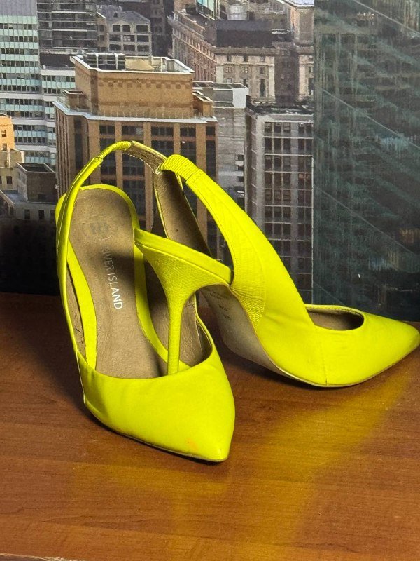 Пиджак, свитшоты, спортивный костюм, брюки, леггинсы, туфли, юбка, косметичка 10