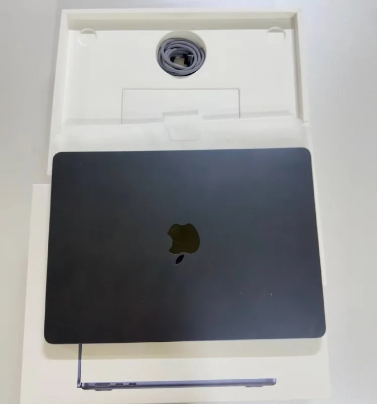 MacBook Air 13 M2 1