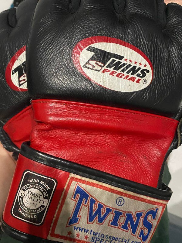 Спортивные перчатки