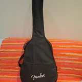 Гитара Fender с чехлом и комплектом 2