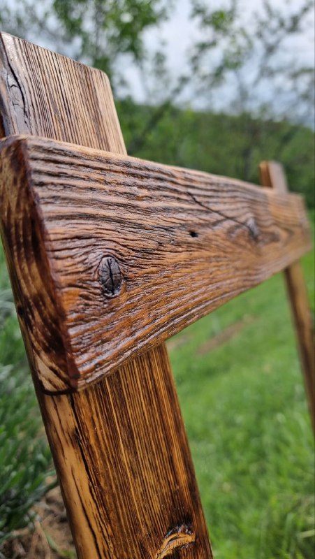 Зеркало в уникальной деревянной раме 2