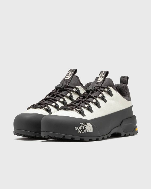 The North Face кроссовки EU44 новые