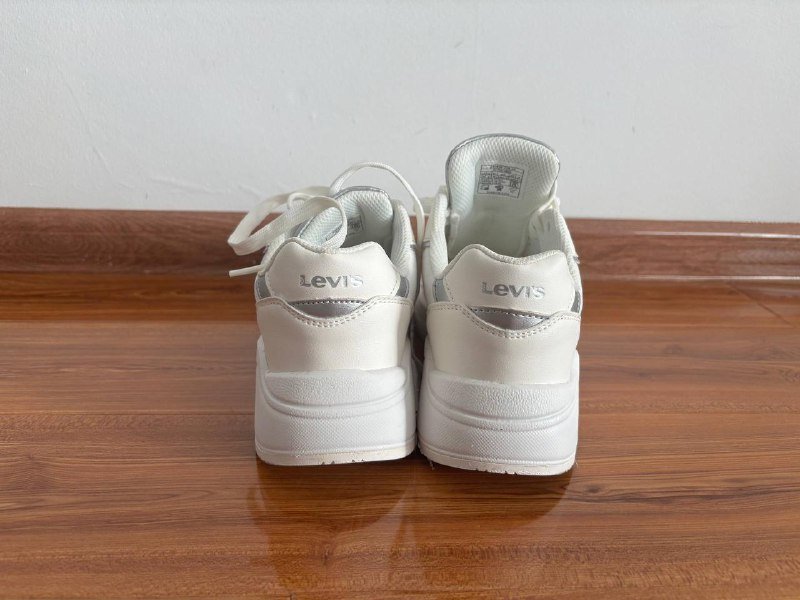 Кроссовки Levis размер EU 39 2
