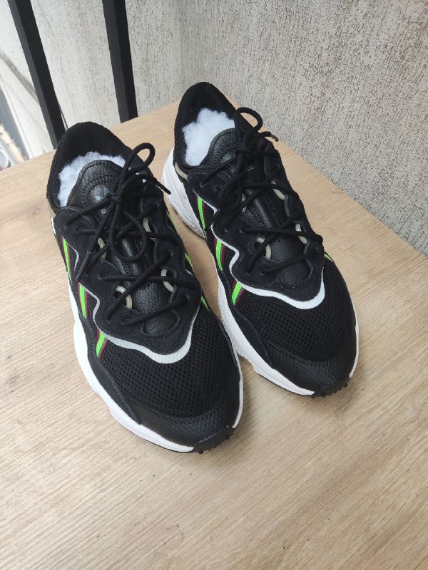 Мужские беговые кроссовки Adidas Ozweego 4