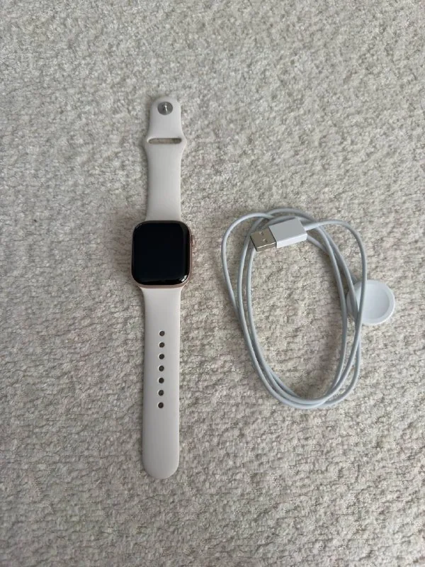 Apple Watch Series 11, 42mm 1