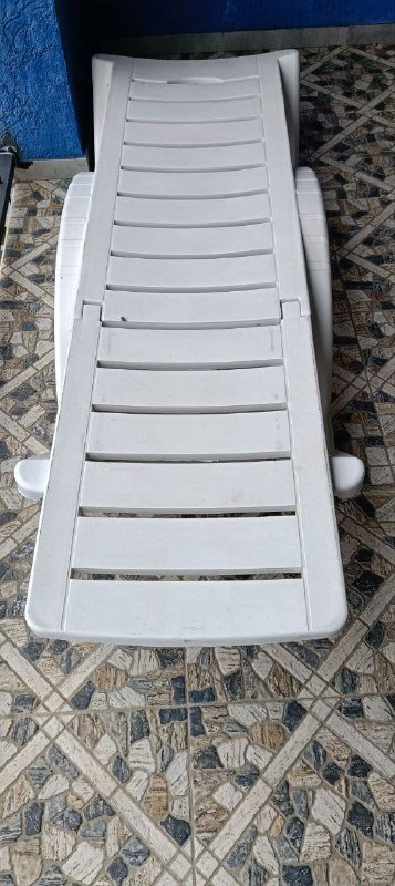 Лежак пластиковый