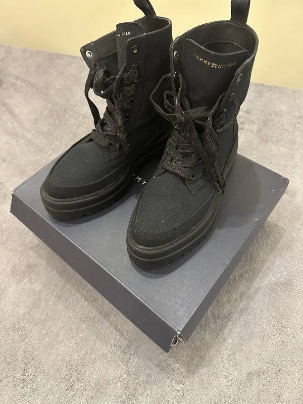 Ботинки TOMMY HILFIGER размер 39