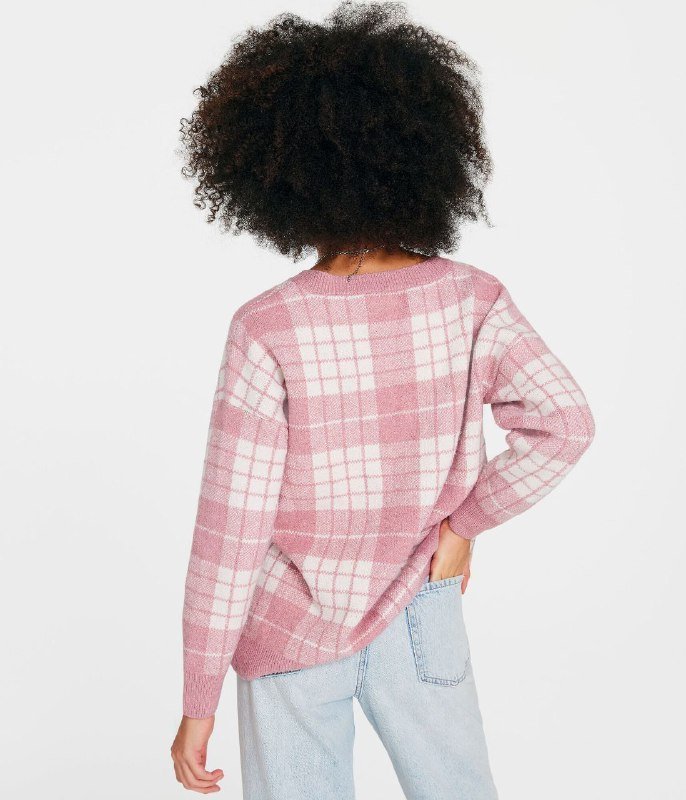Розовый клетчатый женский свитер 2