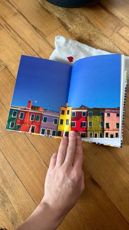 Книга Маленькая книга цвета Карен Халлер 4