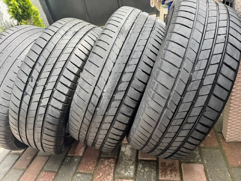Летние шины Bridgestone 225/55 R18 4