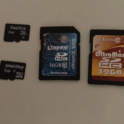 Карты памяти Kingston, Oltramax, SmartBut, SanDisk