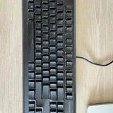 Монитор BENQ, колонка Marshall, контроллер Traktor, мышь, клавиатура, наушники 5