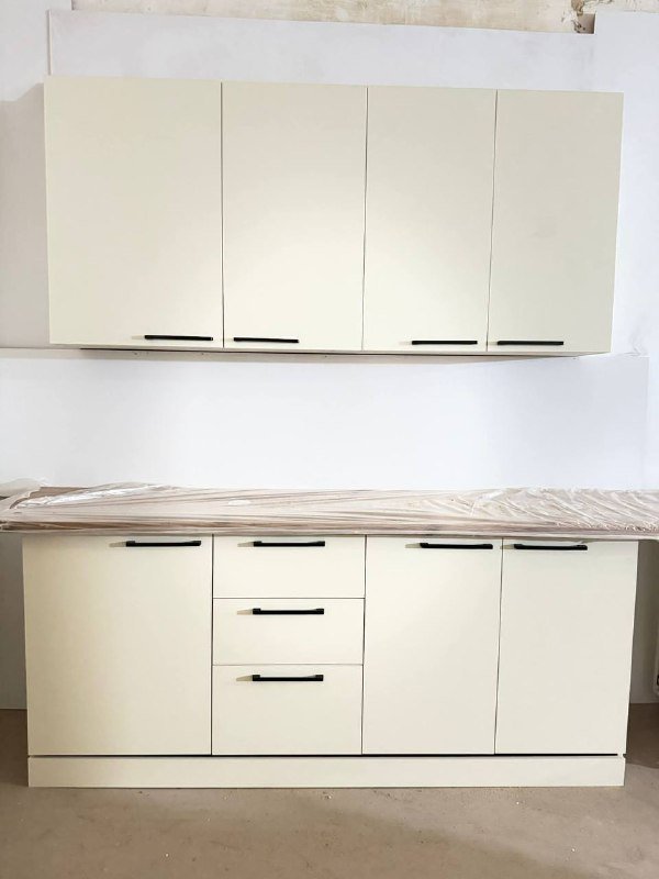 Кухонный гарнитур с ламинатом и мягким закрыванием