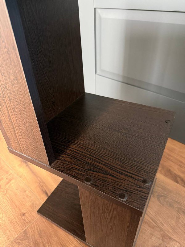 Прикроватная тумбочка 2