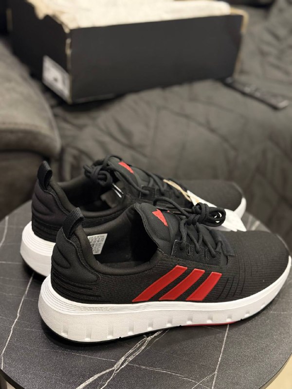 Мужские кроссовки Adidas, размер 43 3