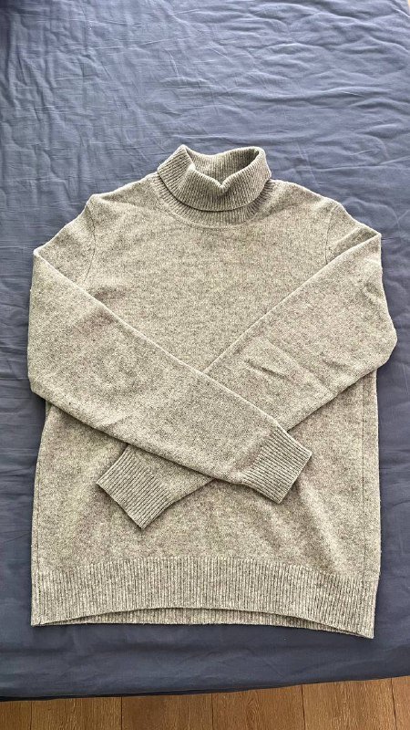 Свитер Uniclo 100% шерсть Размер М