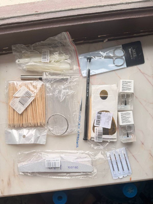 Набор для мастера маникюра с аппаратом, гель-лаками, лампой 2