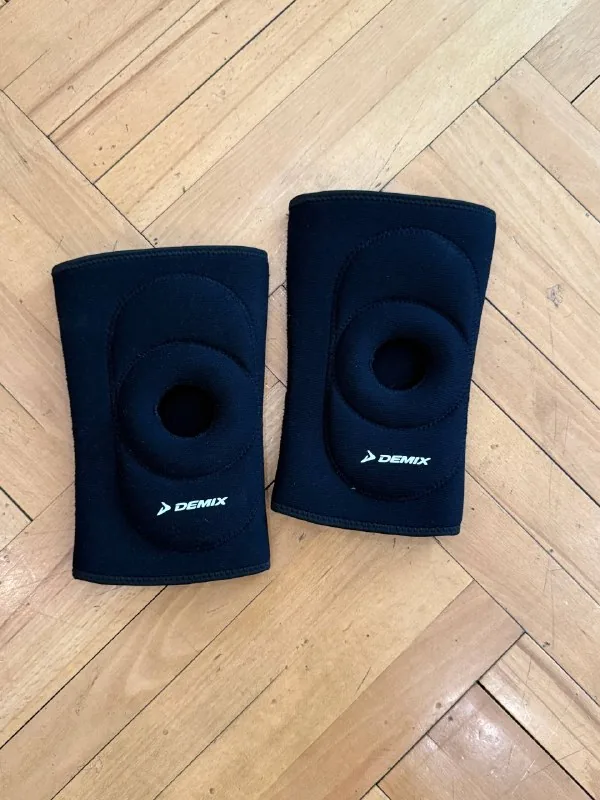 Наколенники Demix
