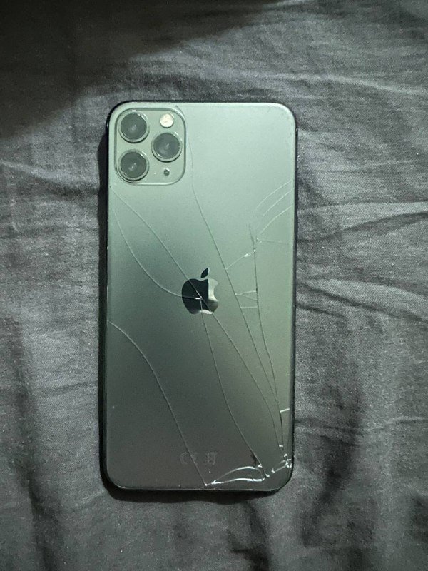 iPhone 11 Pro Max 512GB со стеклами треснутыми, с зарядкой и чехлом