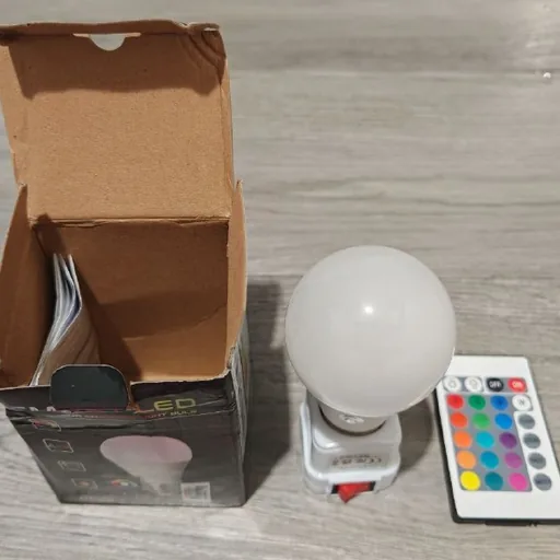 Умная RGB-лампа E27