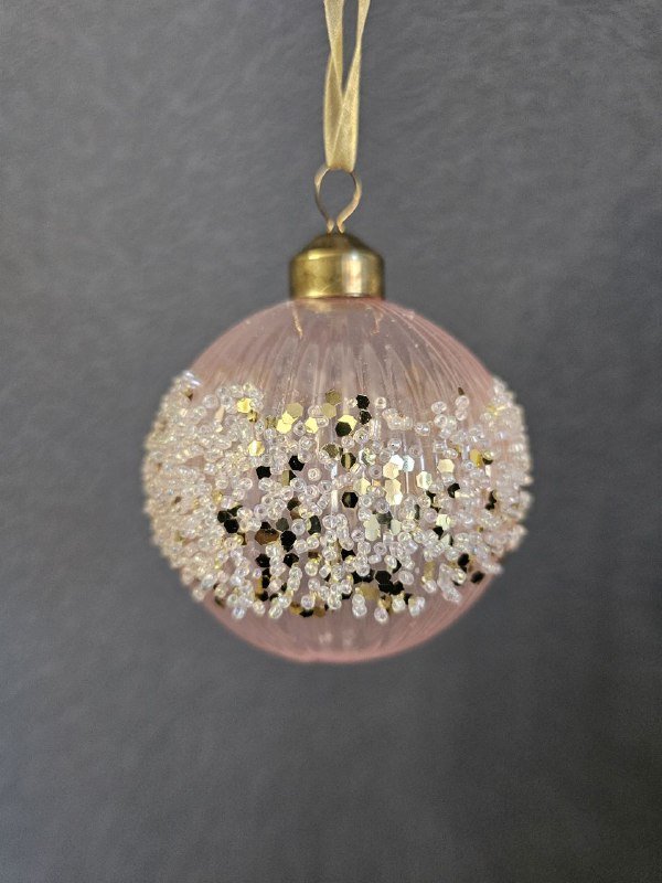 Ёлочные шары, украшения и заснеженная ёлка 80 см