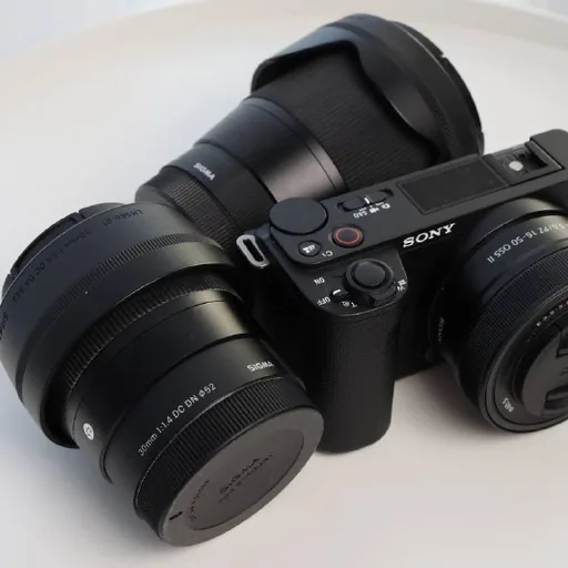 Sony ZV-E10 II, объективы Sigma 30 mm и 16 mm