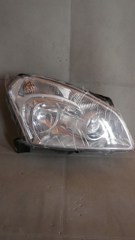 Фара передняя правая Nissan Qashqai 2006-2010