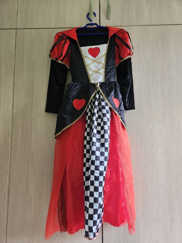 Костюм Красной королевы на Хеллоуин