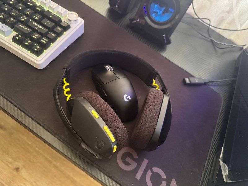 Игровой компьютер AMD Ryzen 7 с монитором, мышкой, наушниками, микрофоном, колонками 9