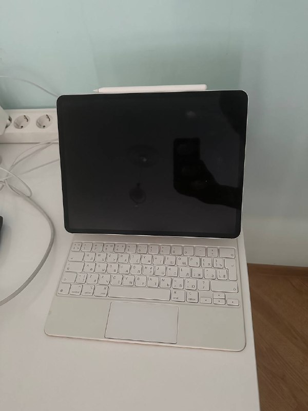 iPad Pro 12.9 M1 2TB Cellular с Magic Keyboard и Apple Pencil