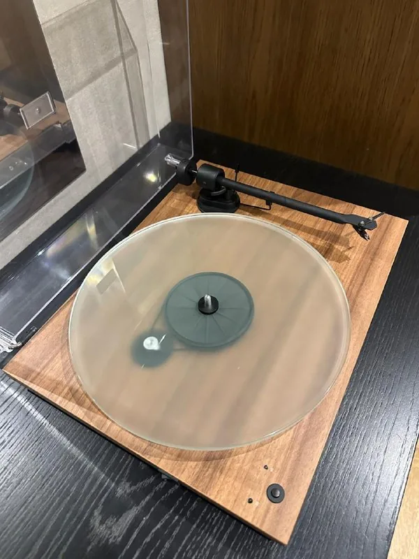 Pro-Ject T1 Phono SB виниловый проигрыватель 1