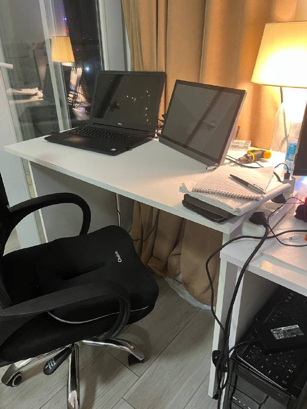 Письменный стол белый