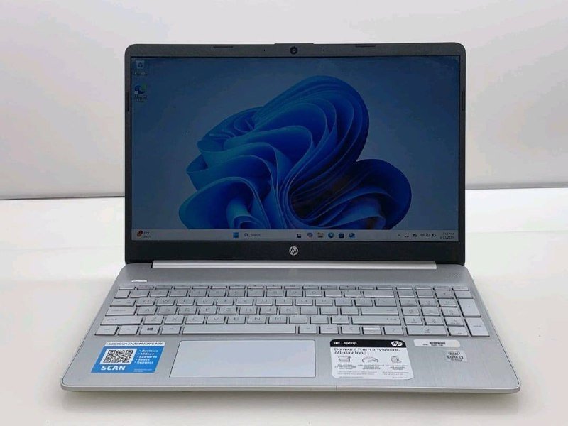 Ноутбук HP 15 Intel i3 8ГБ 240ГБ SSD
