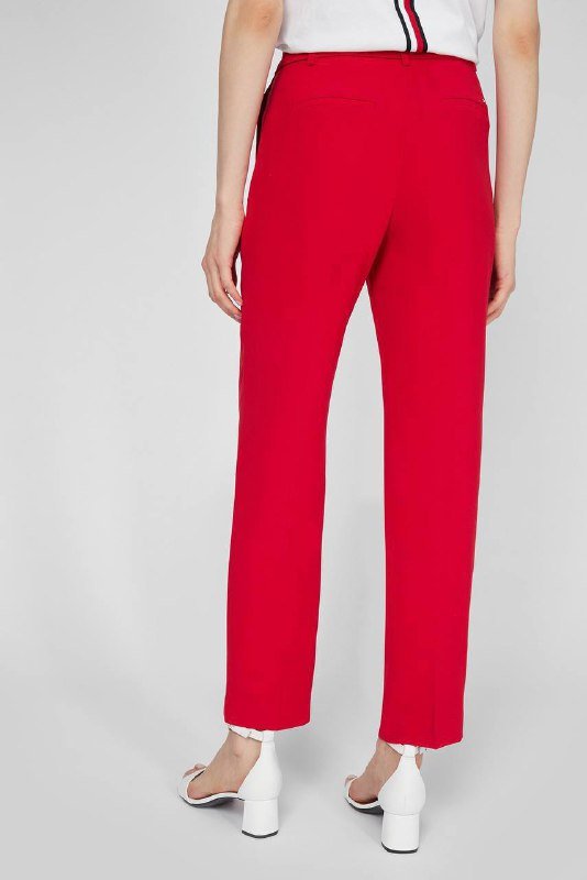 брюки Tommy Hilfiger, джинсовый комбинезон New Look, сатиновое миди-платье