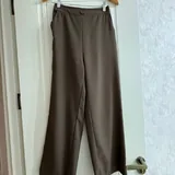 Два женских костюма, оливковый, коричневый 5